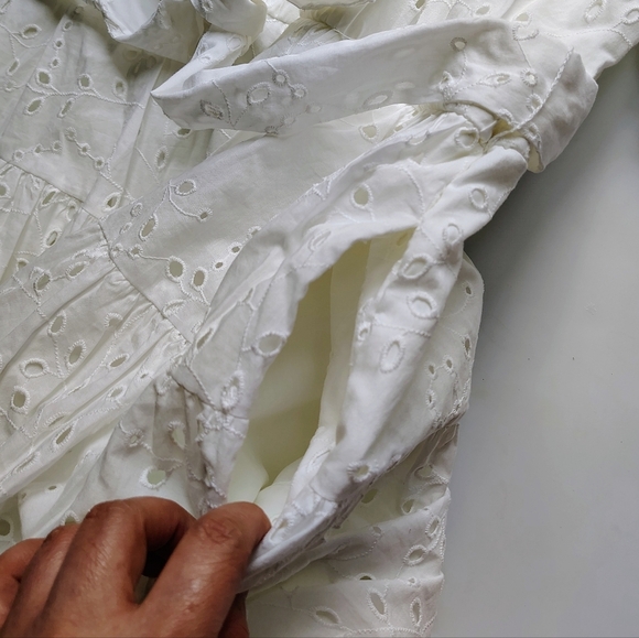 button-tie front eyelet flared dress, cotton raglan Puff sleeves, size L. - Picture 8 of 16